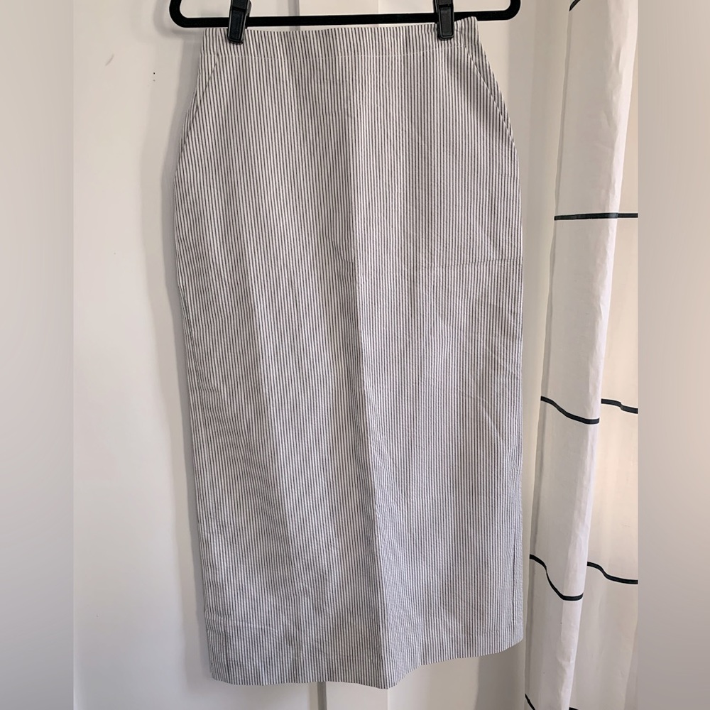 Classic Seersucker Pin Striped Gray & White Pencil Skirt David Brooks Sz 8